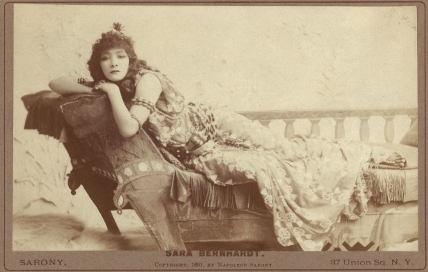 harvard_theatre_collection_-_sarah_bernhardt2c_cleopatra2c_tc-2